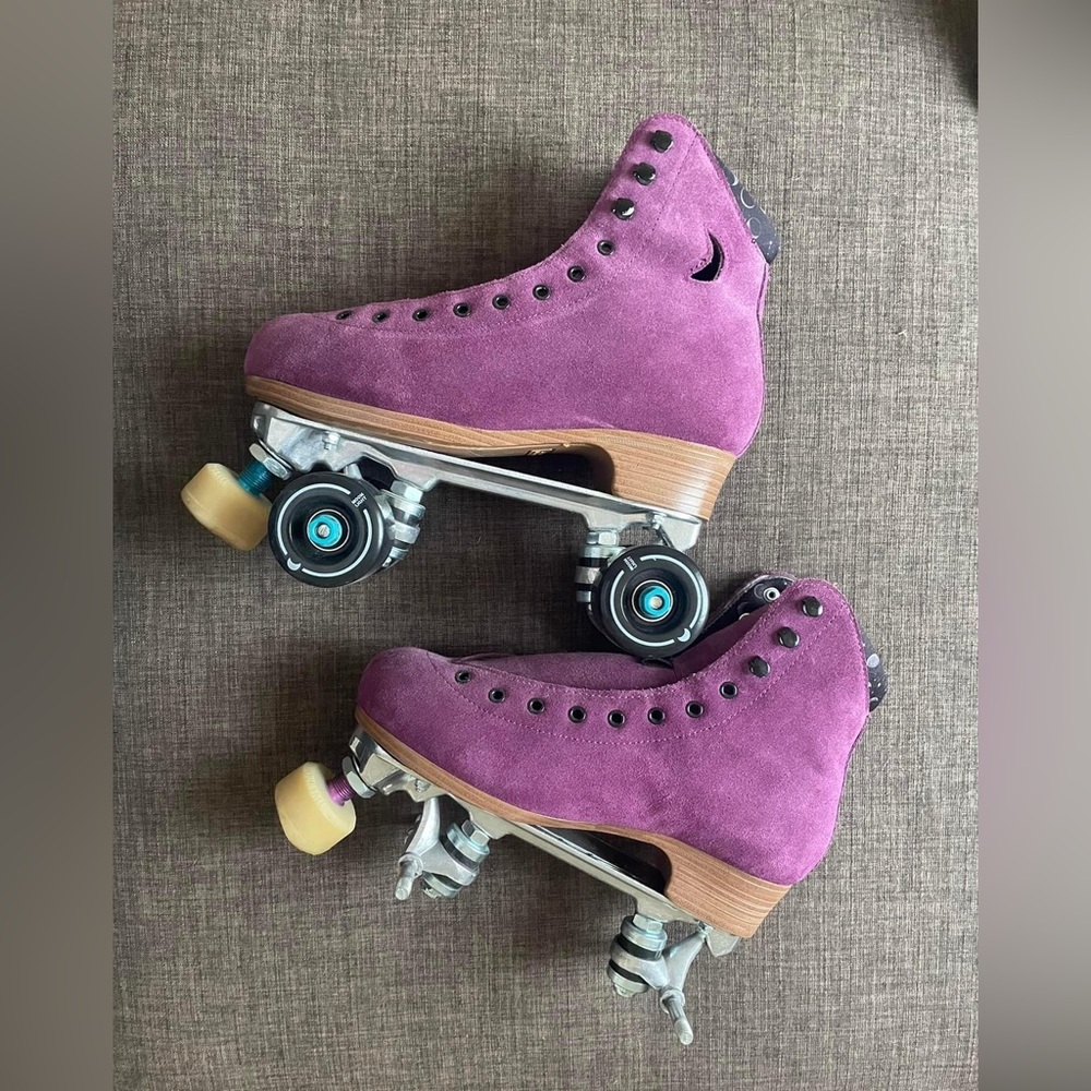 Moonlight Roller Skate Size 8 US / 41 EU Amethyst purple suede Roller Skates
